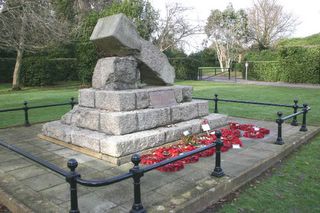 Cowes War memorial