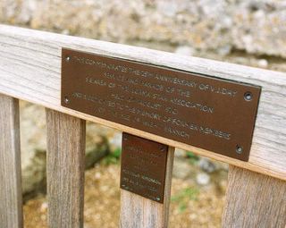 Carisbrooke Castle : County War Memorial : Burma Star Association bench