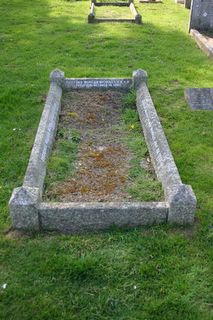 Sandown Cemetery : C M Nicholls