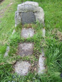 Whippingham St Mildred's Churchyard : Barrett graves