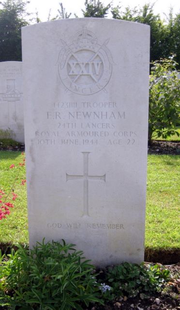 France : Normandy : Tilly-sur-Seulles Cemetery : E R Newnham